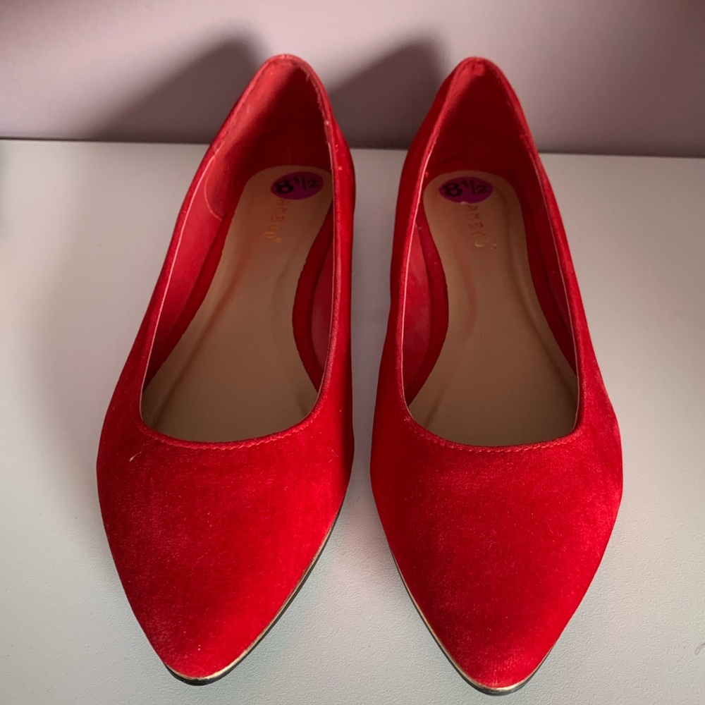 Red suede flat shoe